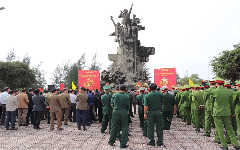 Tượng Đài Chiến Thắng Cửa Việt