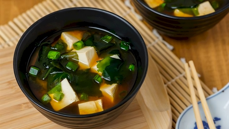 Ăn một bát súp miso mỗi ngày mang lại nhiều lợi ích cho sức khỏe