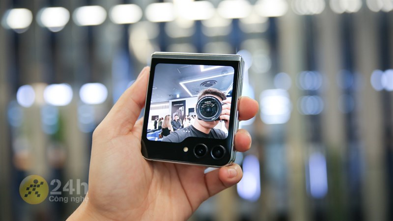 Galaxy Z Flip5 ra mắt