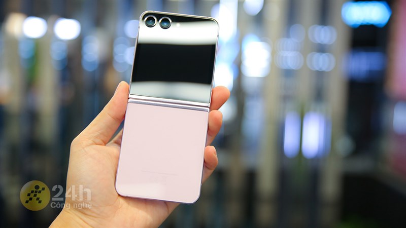 Galaxy Z Flip5 bản màu tím