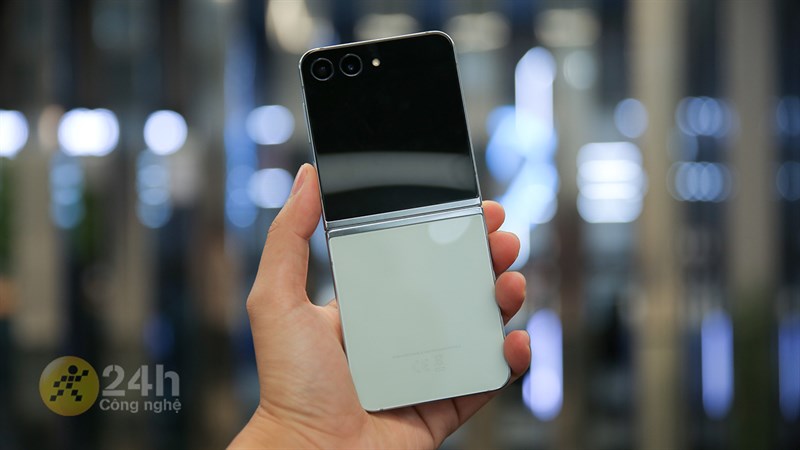 Galaxy Z Flip5 bản màu Xanh lá mới