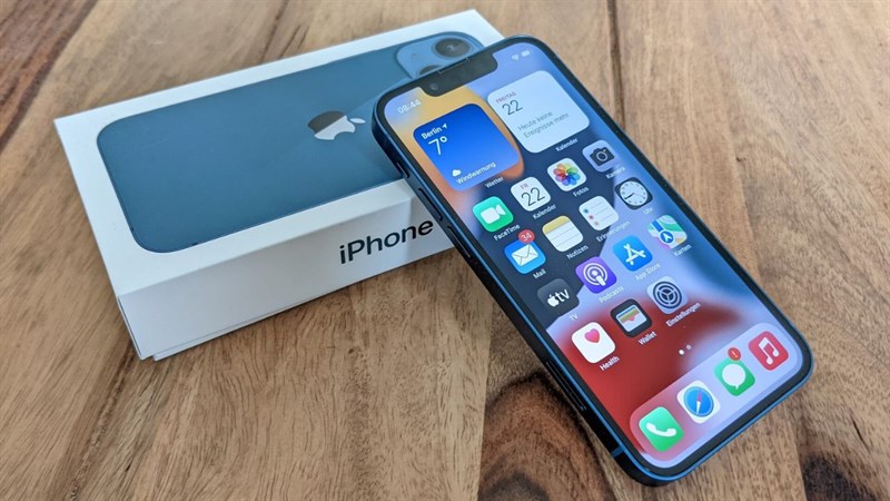 iPhone 13 iPhone 13