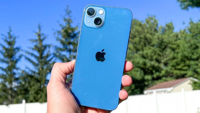 iPhone 13 iPhone 13