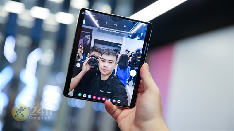 Galaxy Z Fold 5 có hệ thống camera ấn tượng
