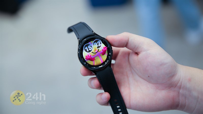 Galaxy Watch6 Classic còn là mẫu smartwatch Samsung có màn hình lớn nhất