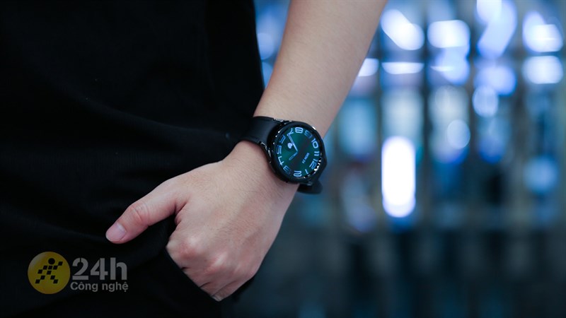 Galaxy Watch6 Classic còn có thể là một món phụ kiện thời trang cao cấp Galaxy Watch6 Classic còn có thể là một món phụ kiện thời trang cao cấp