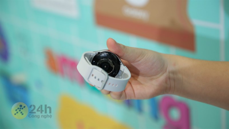 Mặt lưng của Galaxy Watch6.