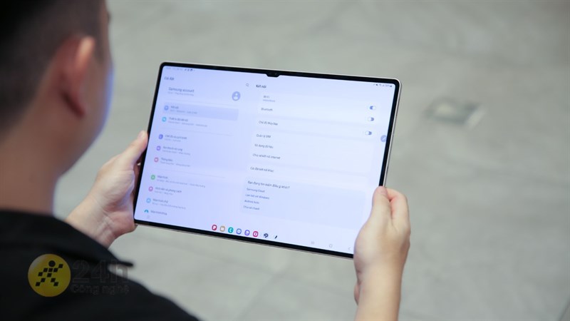 Galaxy Tab S9 Ultra vẫn sở hữu các góc máy bo cong mềm mại, nhằm mang đến trải nghiệm cầm nắm dễ dàng.