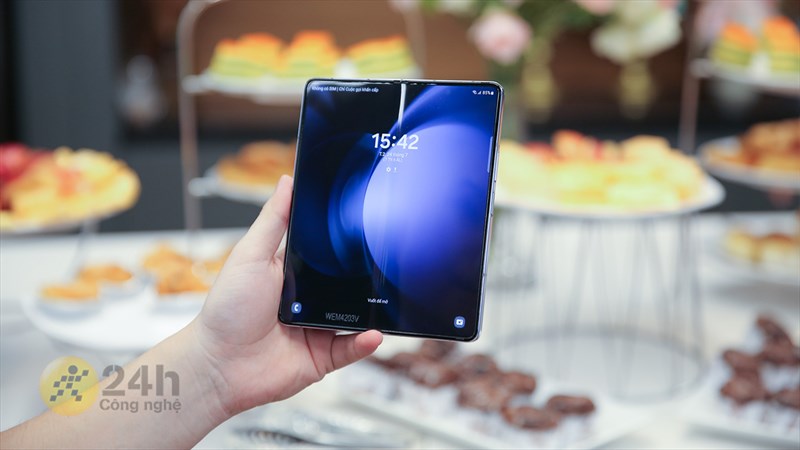 Cách tải hình nền Samsung Galaxy Z 2023 Cách tải hình nền Samsung Galaxy Z 2023