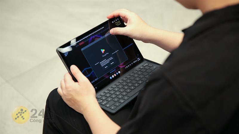 Thích hợp để bạn sử dụng các món phụ kiện, bút cảm ứng,... kèm theo