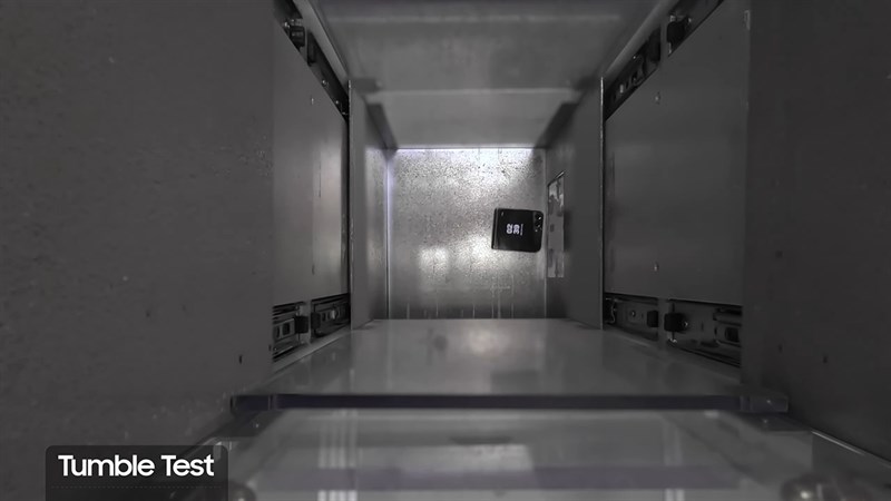 Tiếp theo là bài kiểm tra thả rơi từ trên cao