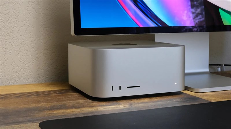 Mac Studio M2 Max/M2 Ultra là sản phẩm nhỏ gọn, sang trọng để ở trên bàn làm việc