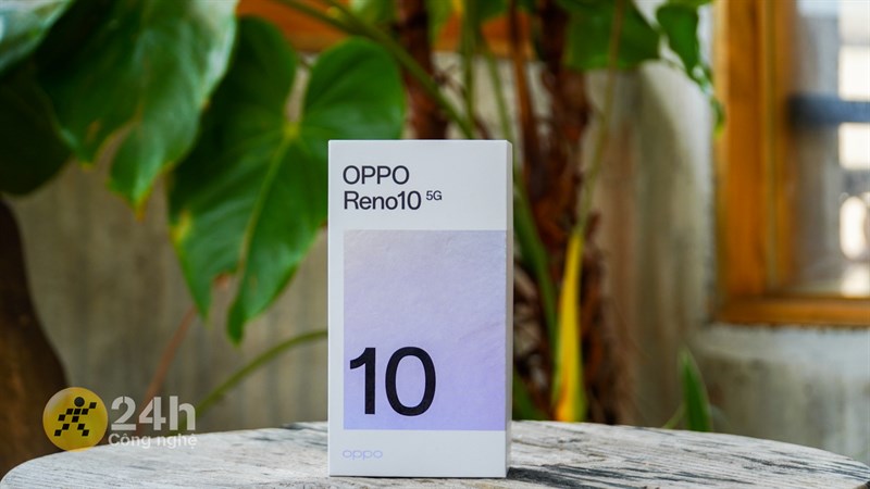 Hộp đựng của OPPO Reno10 5G có thiết kế đơn giản với tên sản phẩm được in rất rõ ràng Hộp đựng của OPPO Reno10 5G có thiết kế đơn giản với tên sản phẩm được in rất rõ ràng