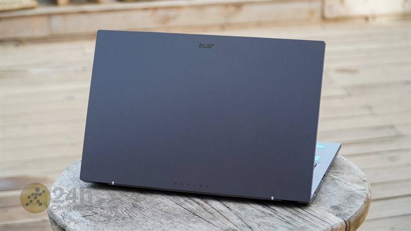 Với cách thiết kế tối giản như vậy, Acer Aspire 5 A515 sẽ có thể dễ dàng phù hợp với nhiều đối tượng người dùng và không gian sử dụng khác nhau.