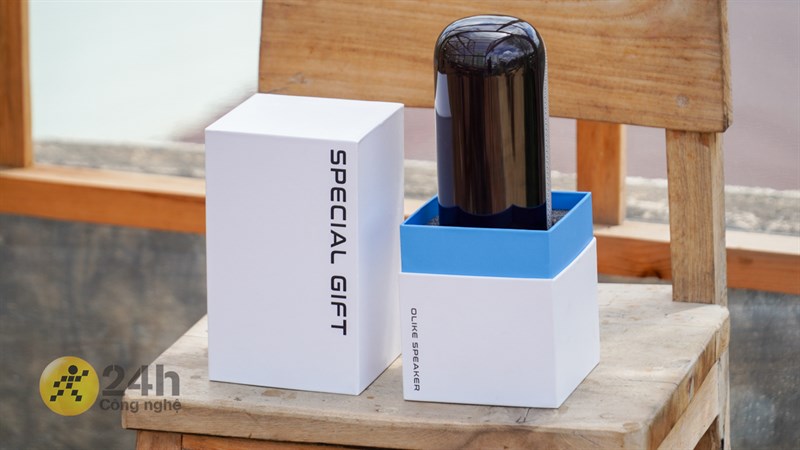 Phần đầu loa được làm dạng cong vòm mềm mại