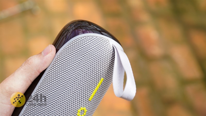 Loa Olike S3 còn có thêm dây đeo