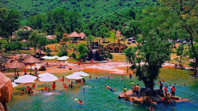 Bạch Mã Village - Thác trượt Bạch Mã