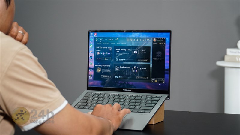 ASUS Zenbook S 13 OLED có thể đáp ứng tốt nhu cầu giải trí cơ bản với những tựa game eSports hiện nay