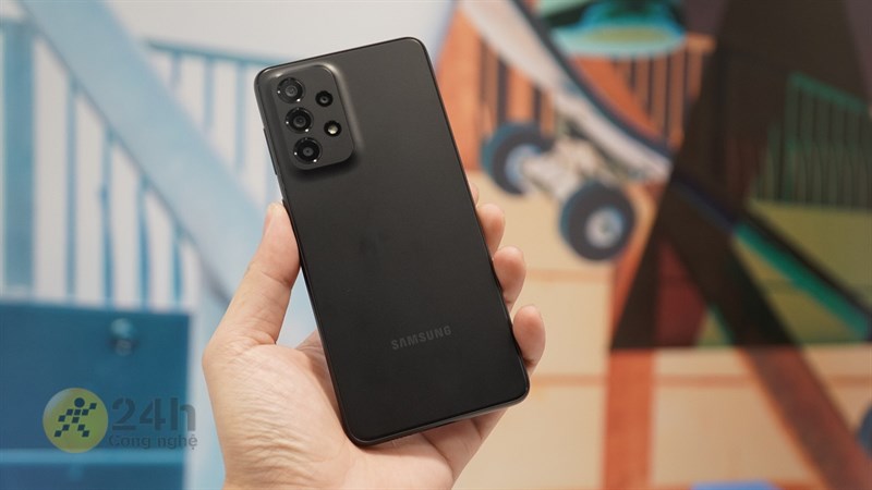 Galaxy A33 5G: Điện thoại Samsung màn hình đẹp, giá tốt quá!