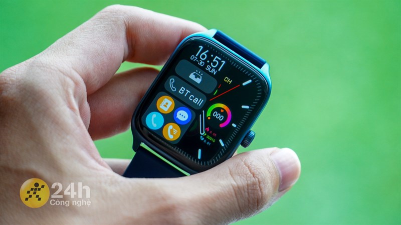 Màn hình Zwatch Z6 có kích thước lớn và chất lượng hiển thị tốt