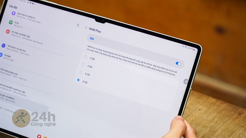 Galaxy Tab S9 Ultra còn sở hữu khả năng mở rộng dung lượng RAM nhờ tính năng RAM Plus.