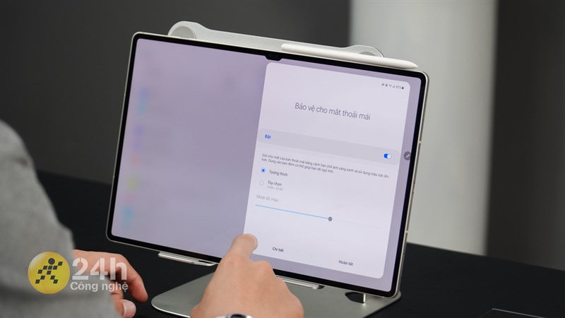 Mình có thể tùy chỉnh nhiệt độ màu màn hình cũng như khung giờ để tính năng Eye Comfort tự kích hoạt.