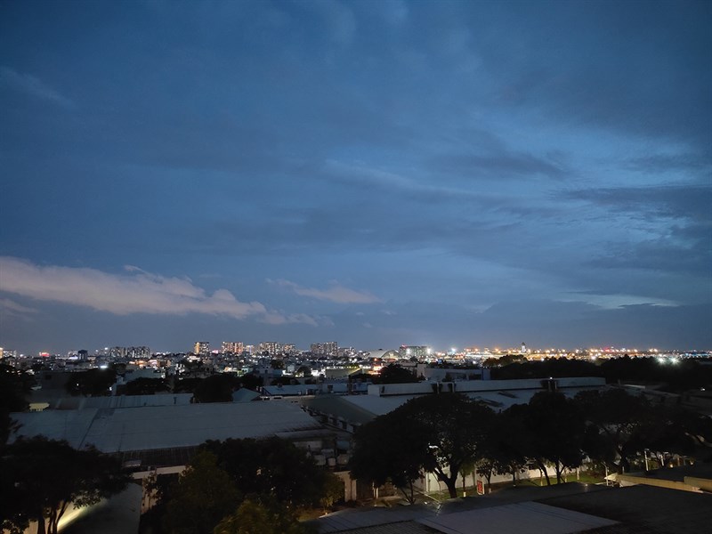 Ảnh chụp đêm với camera 50 MP Ảnh chụp đêm với camera 50 MP