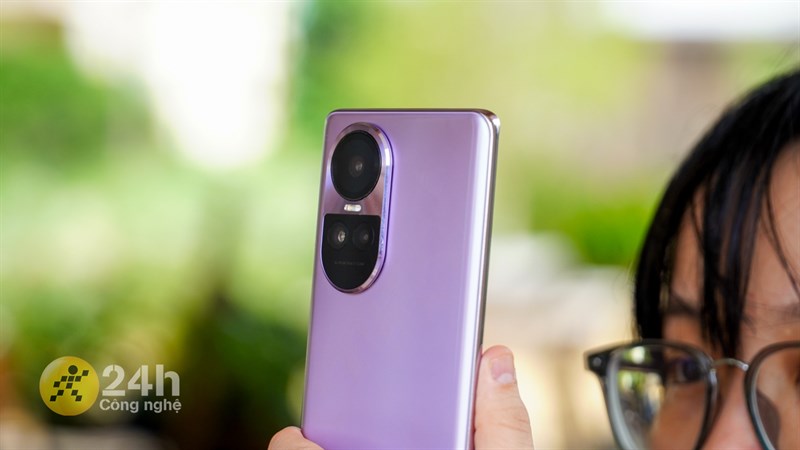 Cụm camera của OPPO Reno10 Pro 5G còn được thiết kế hài hòa với mặt lưng Cụm camera của OPPO Reno10 Pro 5G còn được thiết kế hài hòa với mặt lưng