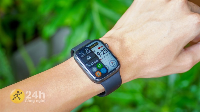 Dù có mức giá rất bình dân nhưng Zwatch Z8 vẫn được sử dụng chất liệu hợp kim nhôm có độ bền cao.