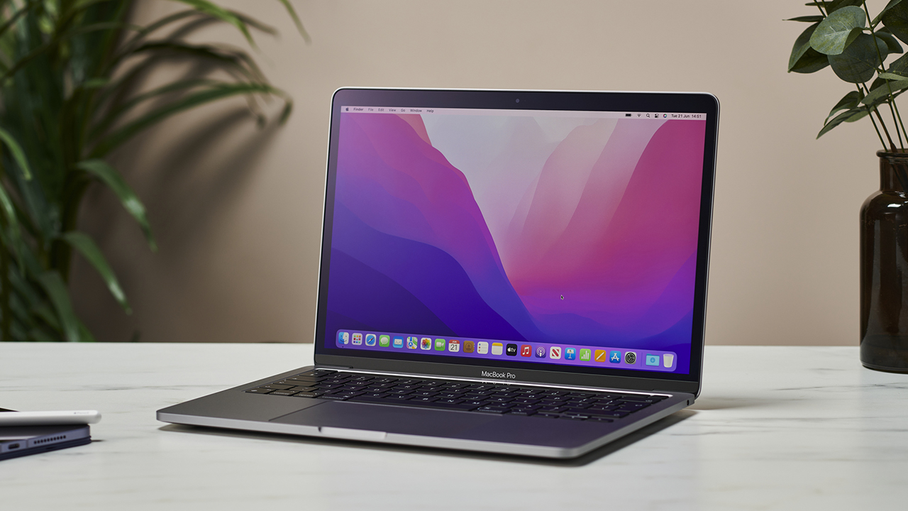 MacBook Pro M2 giá chỉ từ 30.190.000 đồng