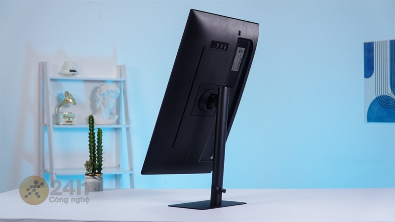 Hay là nâng hạ chiều cao, góc nghiêng của màn