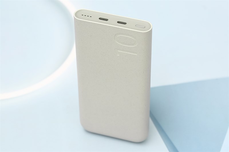 sa Samsung EB-P3400-Sạc dự phòng có phụ kiện tiện dụng đi kèm.