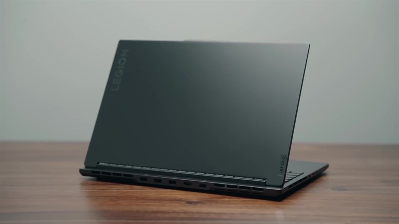 Lenovo Legion Slim 7i 2023 hiện đang được bán tại thị trường Mỹ với mức giá khởi điểm từ 1,701.44 USD (khoảng 40.4 triệu đồng).