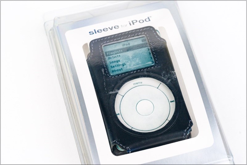 Một người mua đã đưa ra mức giá 29.000 USD cho chiếc iPod, tăng 73 lần so với giá bán lẻ gốc Một người mua đã đưa ra mức giá 29.000 USD cho chiếc iPod, tăng 73 lần so với giá bán lẻ gốc