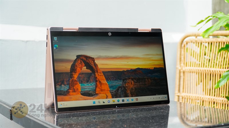 HP Pavilion X360 14 ek0132TU i7 (7C0W4PA): Laptop giảm giá đáng mua