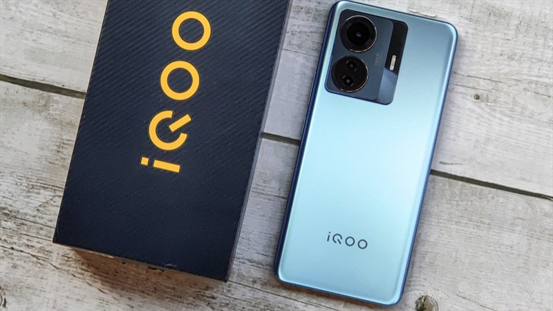 iQOO Z7 Pro 5G sắp ra mắt với màn hình cong, viền siêu mỏng, RAM 12GB