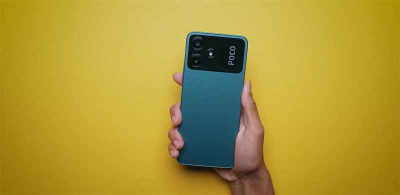POCO M6 Pro 5G được thiết kế kiểu dáng vuông quen thuộc POCO M6 Pro 5G được thiết kế kiểu dáng vuông quen thuộc