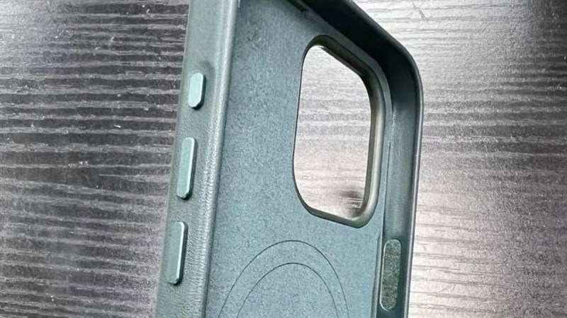 Ốp lưng iPhone 15 Ultra bị rò rỉ, xác nhận vị trí của nút Action đúng như lời đồn