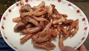 Vào bếp với món lưỡi vịt chiên giòn, dai ngon cực bắt vị