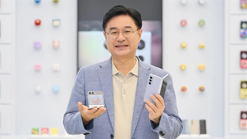 Samsung cho biết họ đã nhận được 1.020.000 đơn đặt hàng trước cho cặp điện thoại gập mới ra mắt