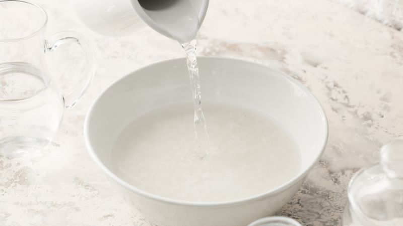 Ngâm gạo trước khi nấu Ngâm gạo trước khi nấu