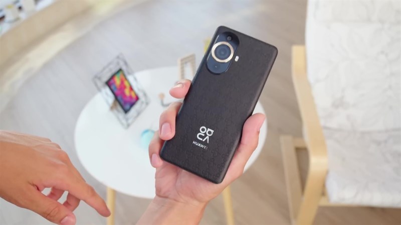  Huawei nova 11 Pro có một điểm yếu so với các đối thủ là khả năng chống nước.