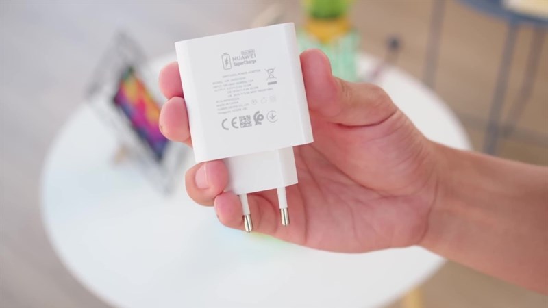 nova 11 Pro có một điểm yếu về thời lượng pin, nhưng lại được bù đắp bởi tốc độ sạc.