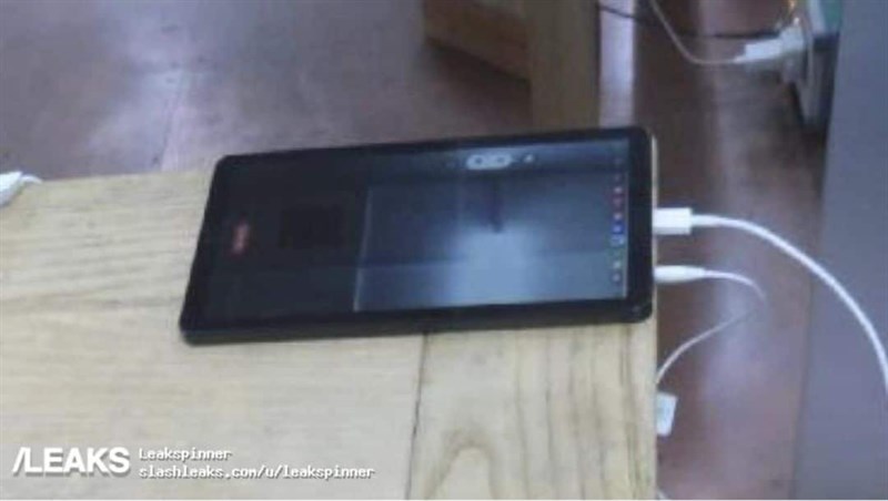 Galaxy Tab A9 còn được trang bị cổng âm thanh và cổng sạc ở mặt dưới Galaxy Tab A9 còn được trang bị cổng âm thanh và cổng sạc ở mặt dưới