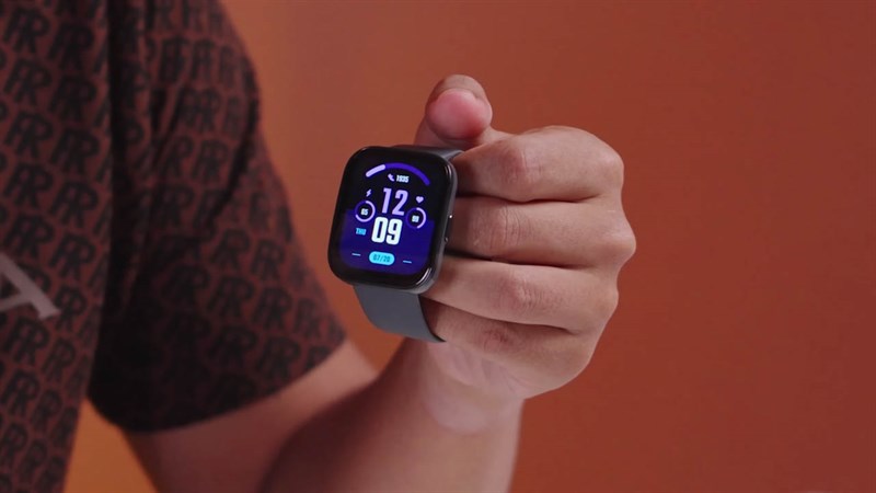 Trên tay Amazfit Bip 5