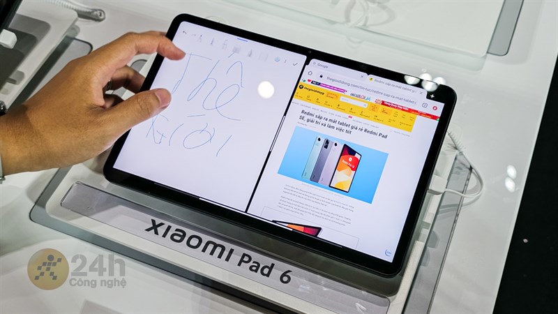 Thiết bị còn có khả năng đa nhiệm tốt nhờ trang bị dung lượng RAM 8 GB Thiết bị còn có khả năng đa nhiệm tốt nhờ trang bị dung lượng RAM 8 GB