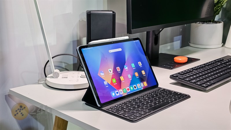 Xiaomi Pad 6 còn đi kèm với bút Smart Pen 2 mới và bao da kiêm bàn phím Xiaomi Pad 6 còn đi kèm với bút Smart Pen 2 mới và bao da kiêm bàn phím