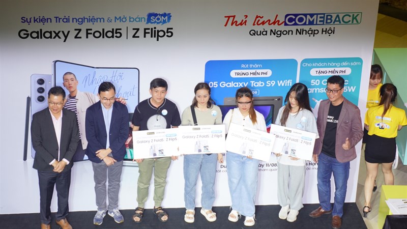 Toàn cảnh sự kiện giao Galaxy Z Flip5 | Z Fold5