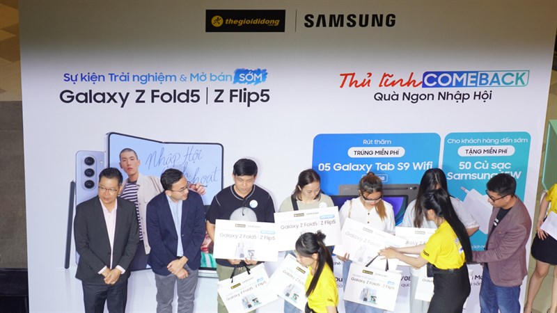 Toàn cảnh sự kiện giao Galaxy Z Flip5 | Z Fold5