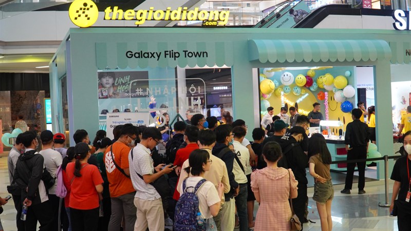 Toàn cảnh sự kiện giao Galaxy Z Flip5 | Z Fold5
